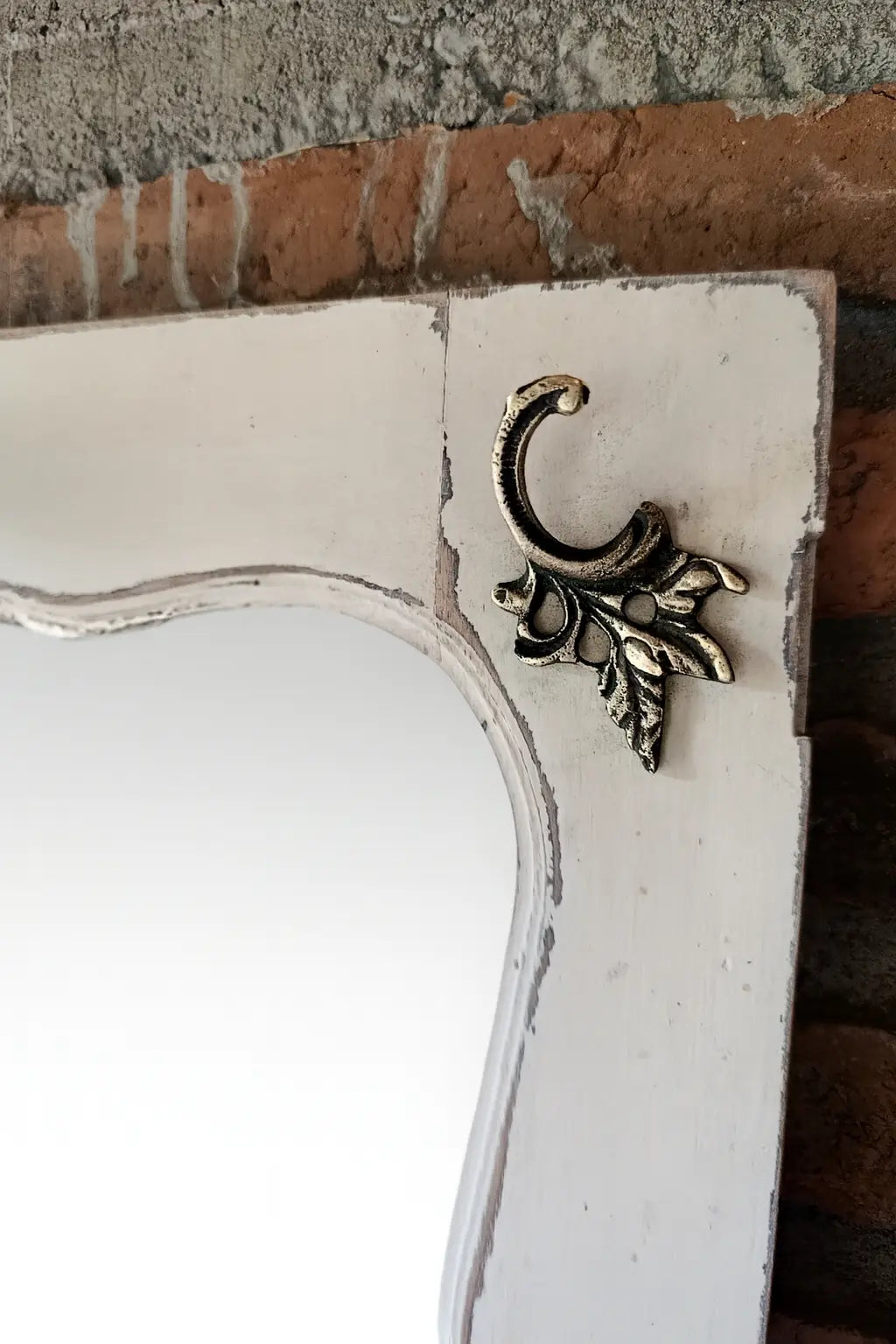 Espejo de Puerta Normando con Bocallave de Bronce y Repisa
