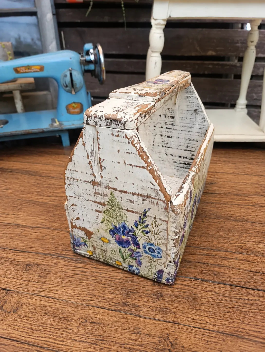Lustrín Vintage Floral de Madera Decapada decorativo