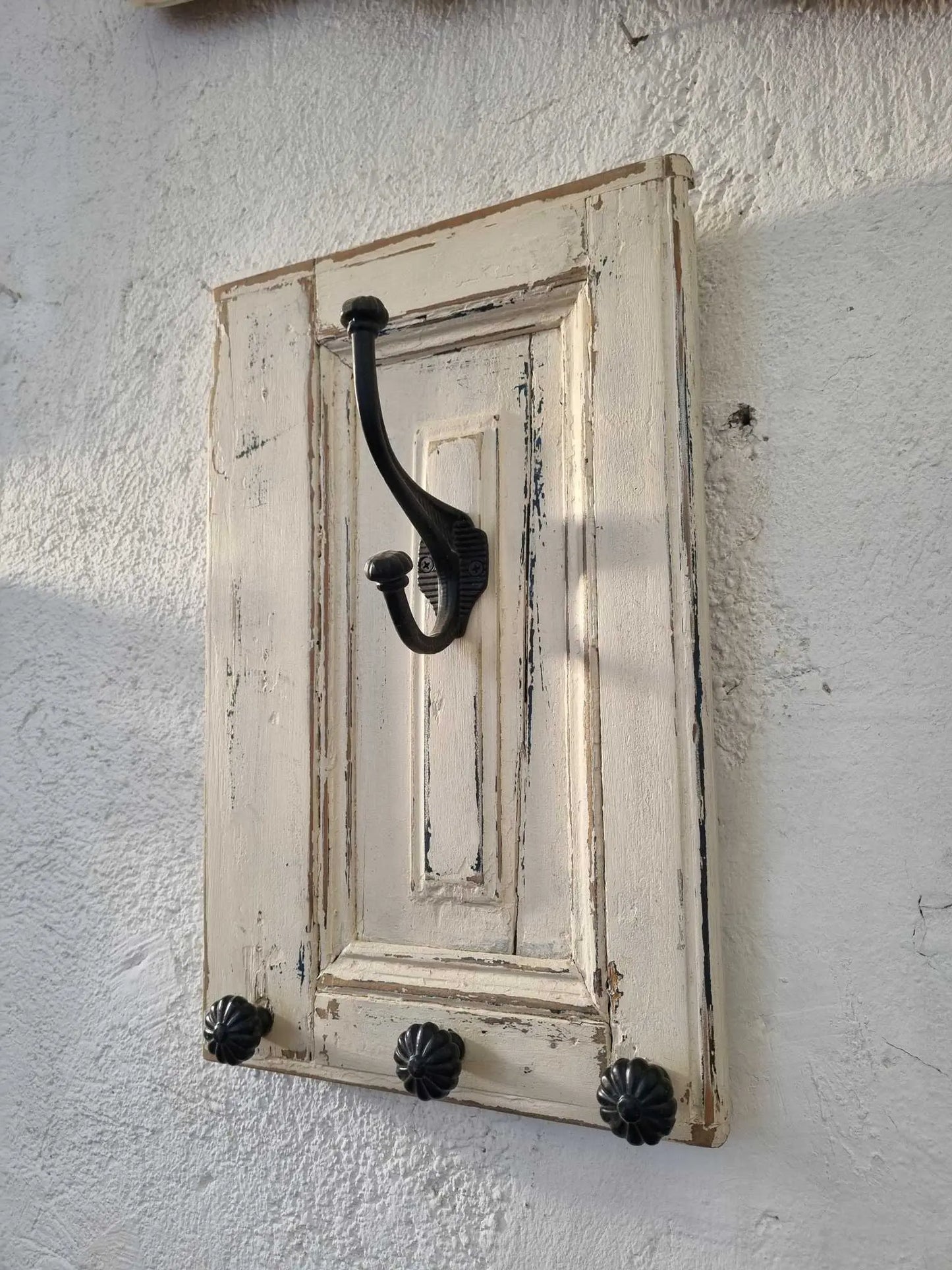 Perchero de postigo blanco