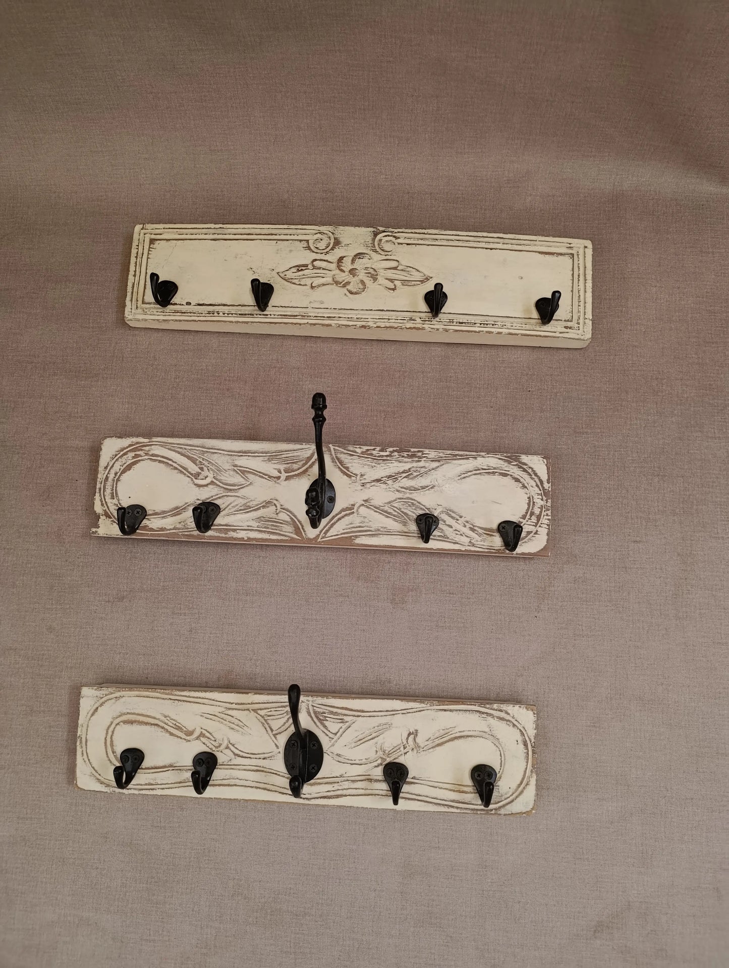 Perchero Vintage de Tapas de Cajón Rescatadas / Piezas únicas