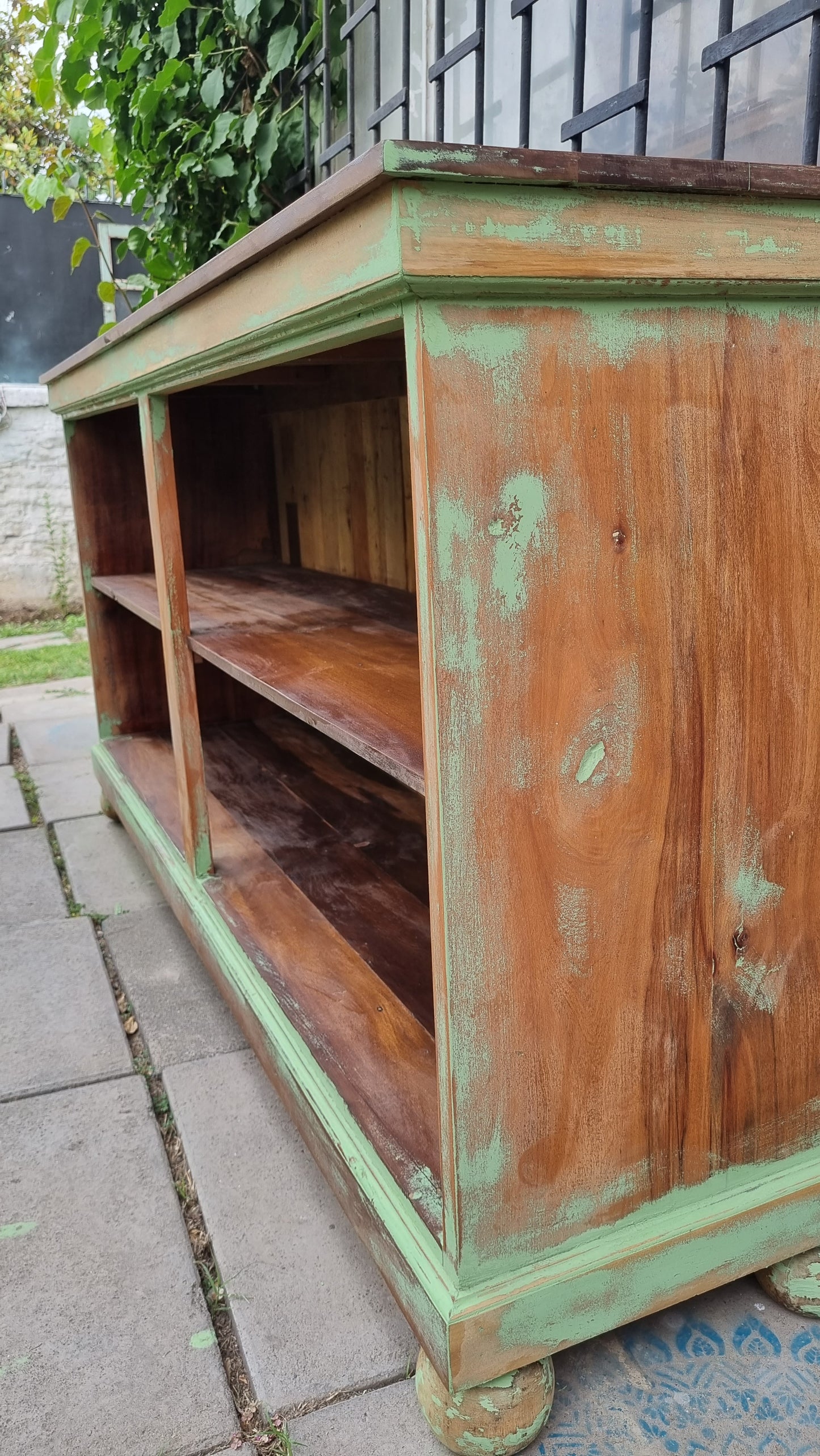 Mueble de madera tipo buffet a pedido