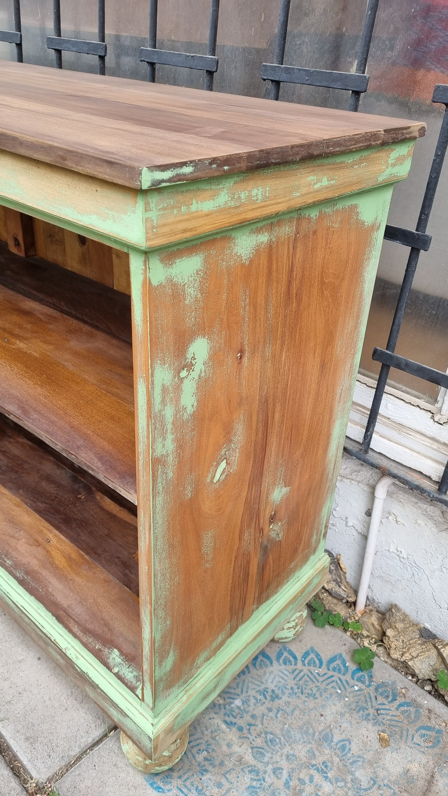 Mueble de madera tipo buffet a pedido