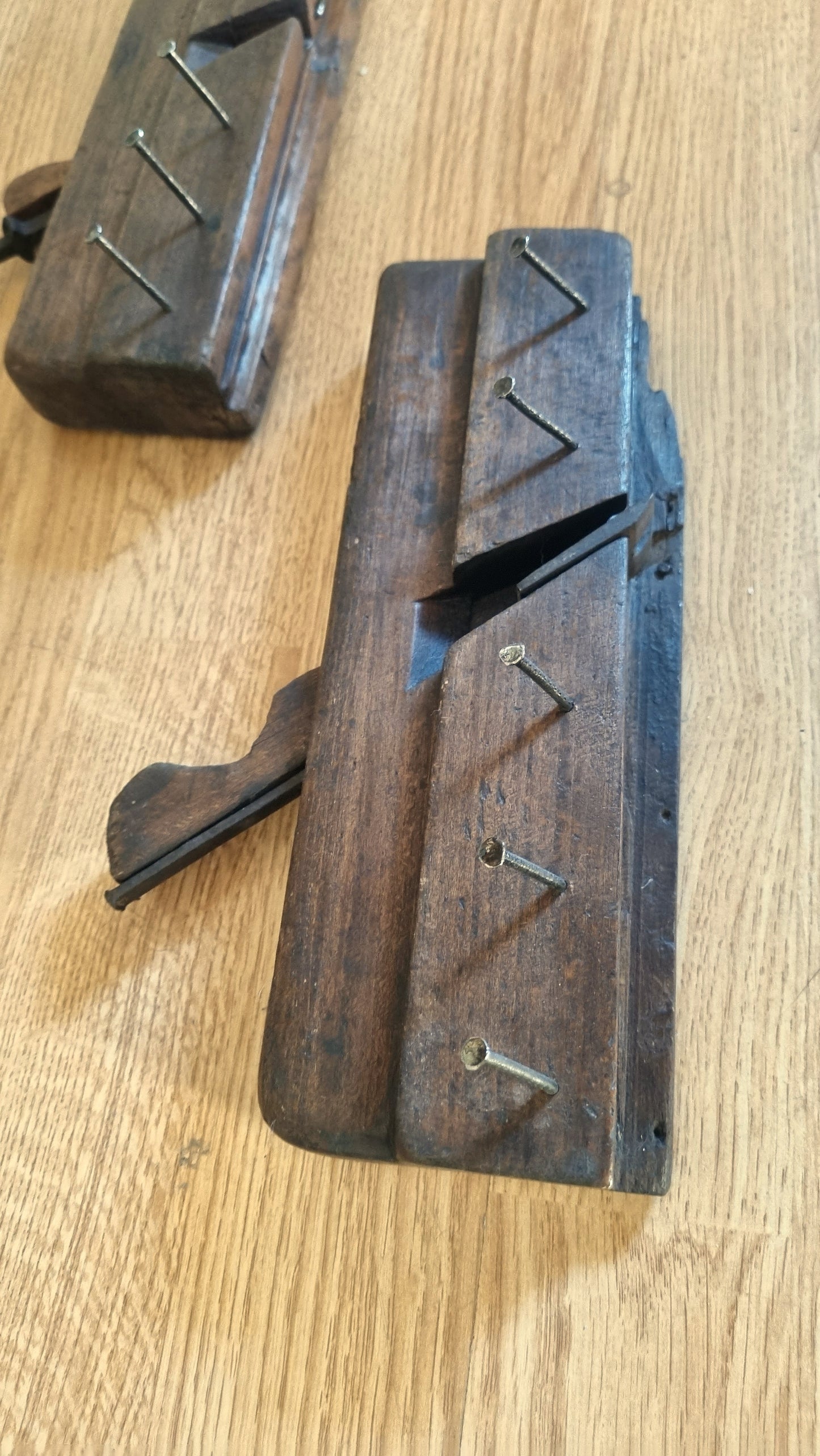 Perchero para llaves de antigua herramienta de madera