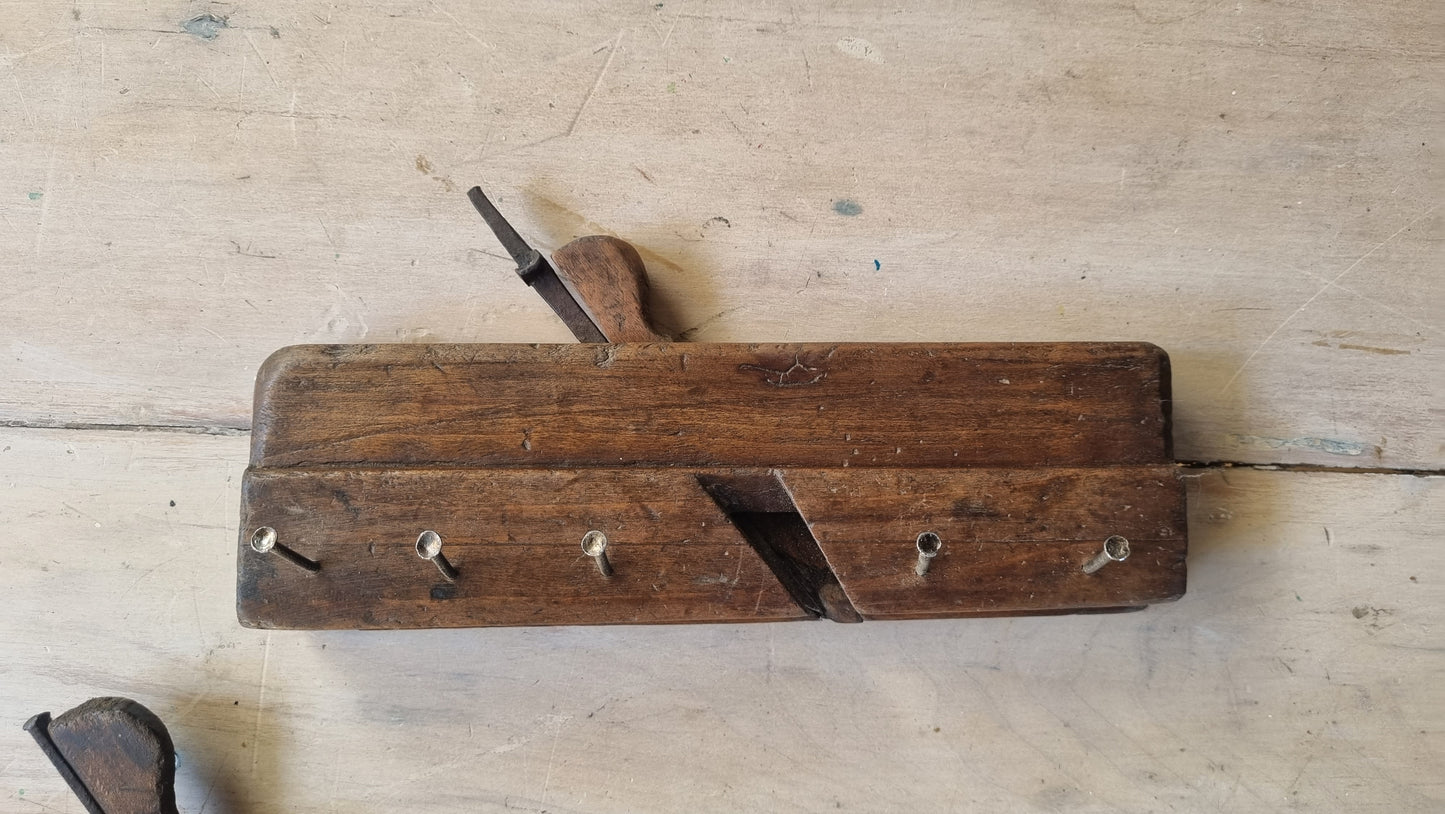 Perchero para llaves de antigua herramienta de madera