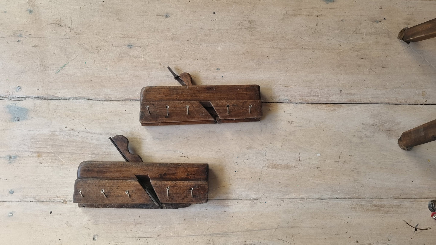 Perchero para llaves de antigua herramienta de madera