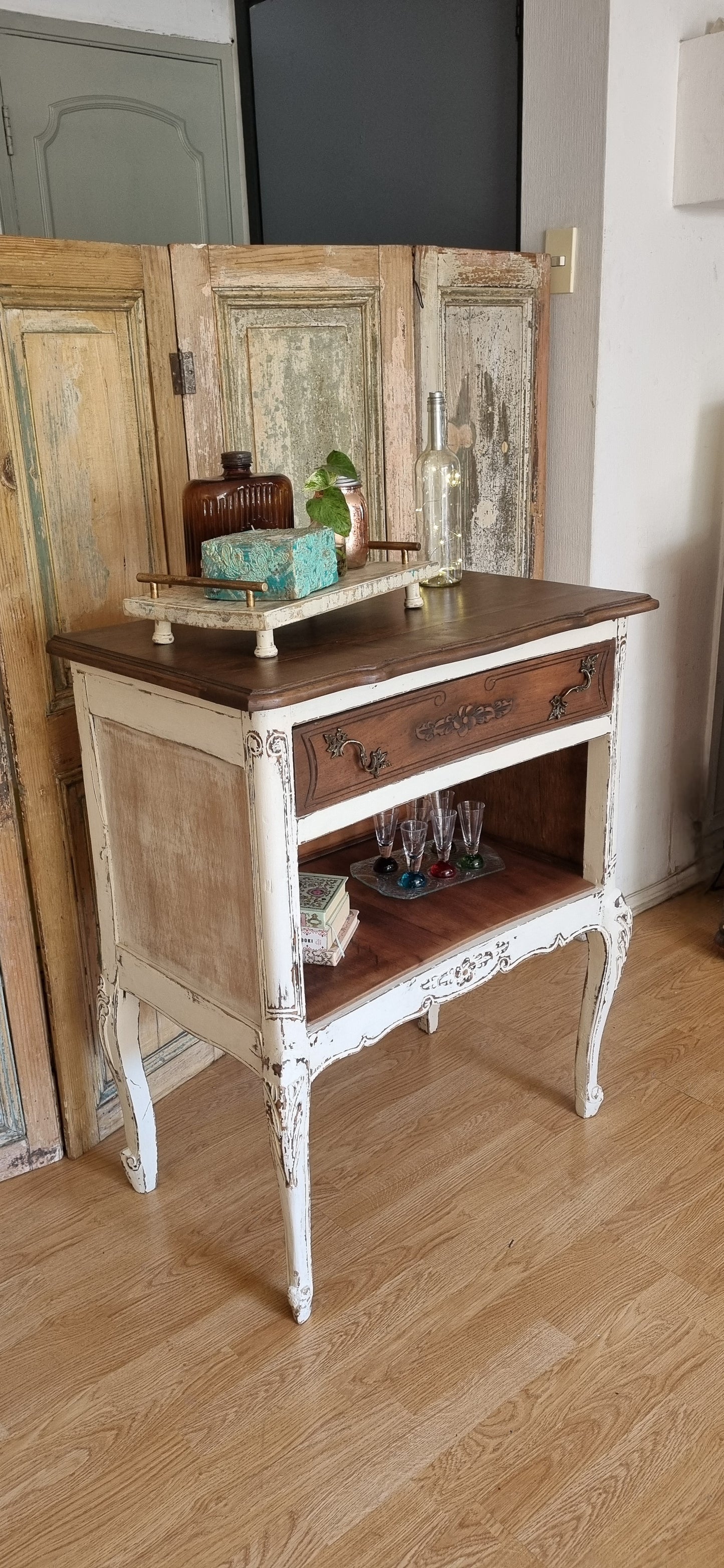 Mueble arrimo Vintage Restaurado - Elegancia Normanda