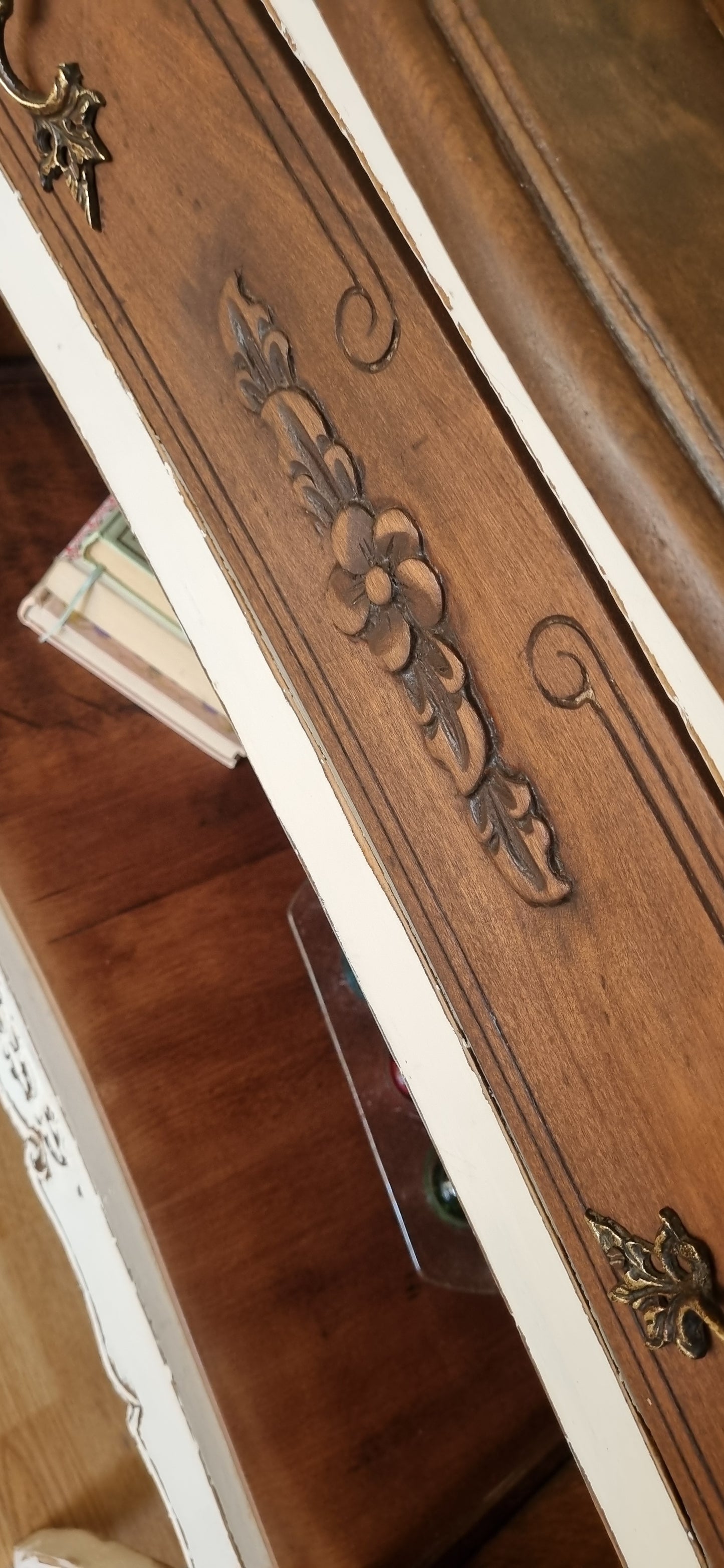Mueble arrimo Vintage Restaurado - Elegancia Normanda