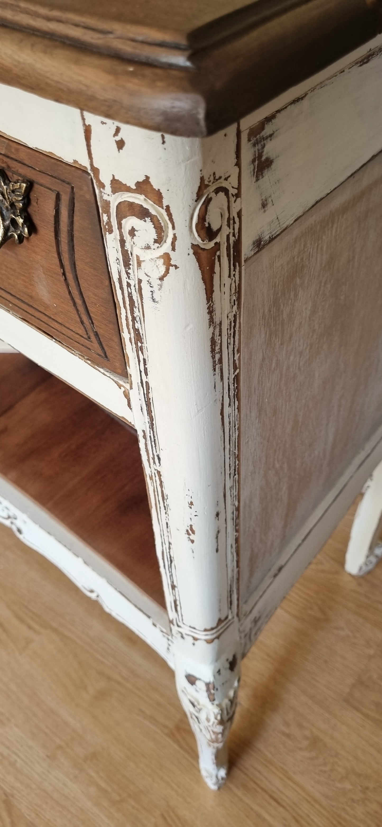 Mueble arrimo Vintage Restaurado - Elegancia Normanda