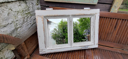 Espejo doble hecho con ventana antigua / blanco dorado y madera