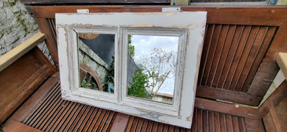 Espejo doble hecho con ventana antigua / blanco dorado y madera