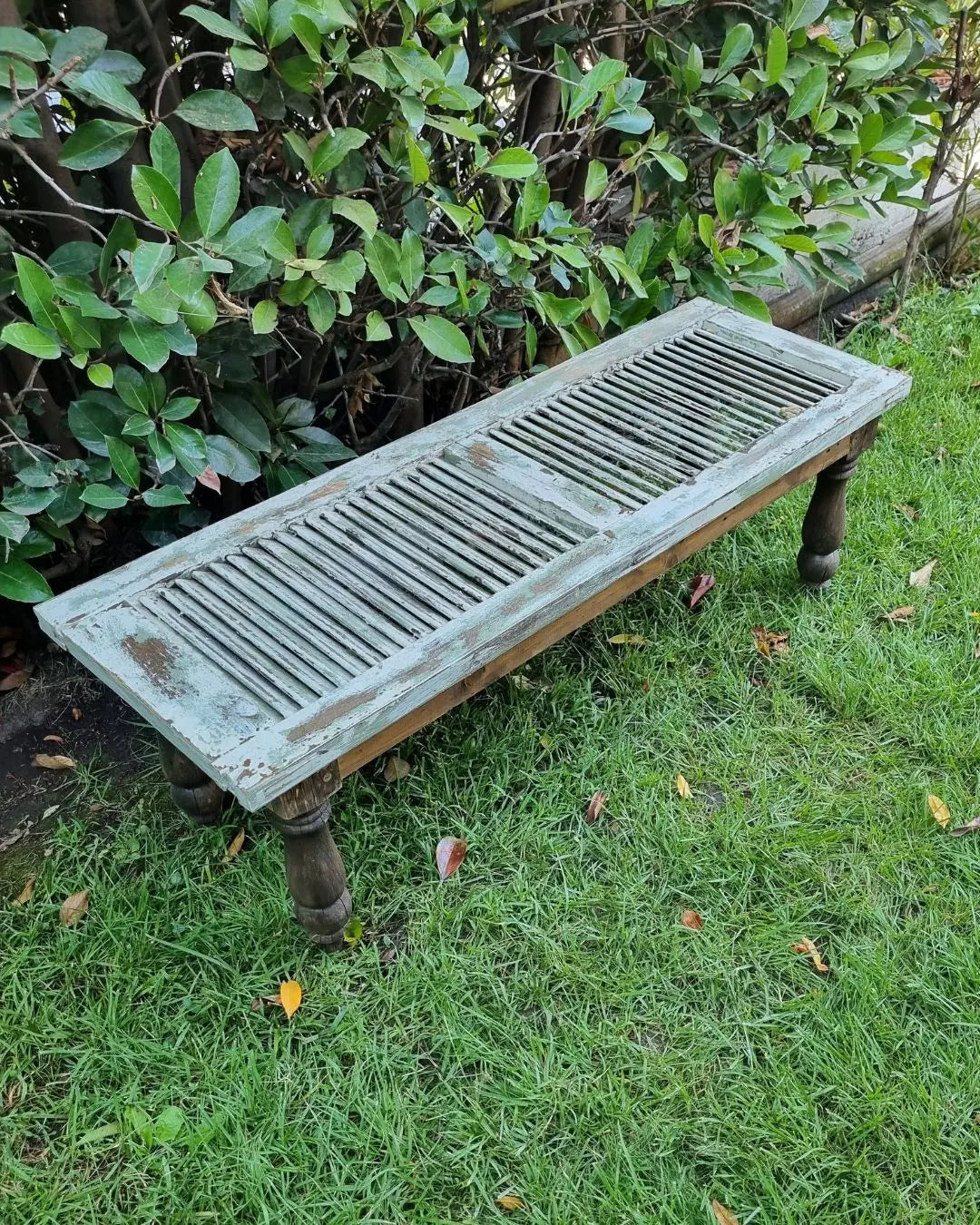 Banca / Mesa Upcyclyng: Mueble con Historia de Celosíaa y madera reciclada