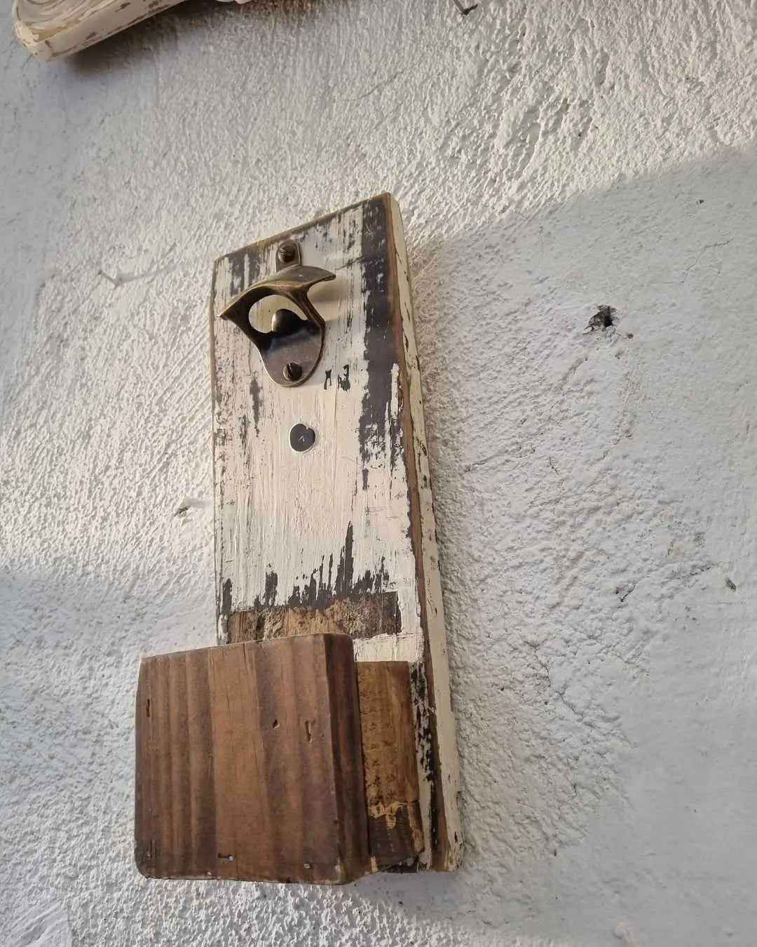 Destapador de botellas de muro