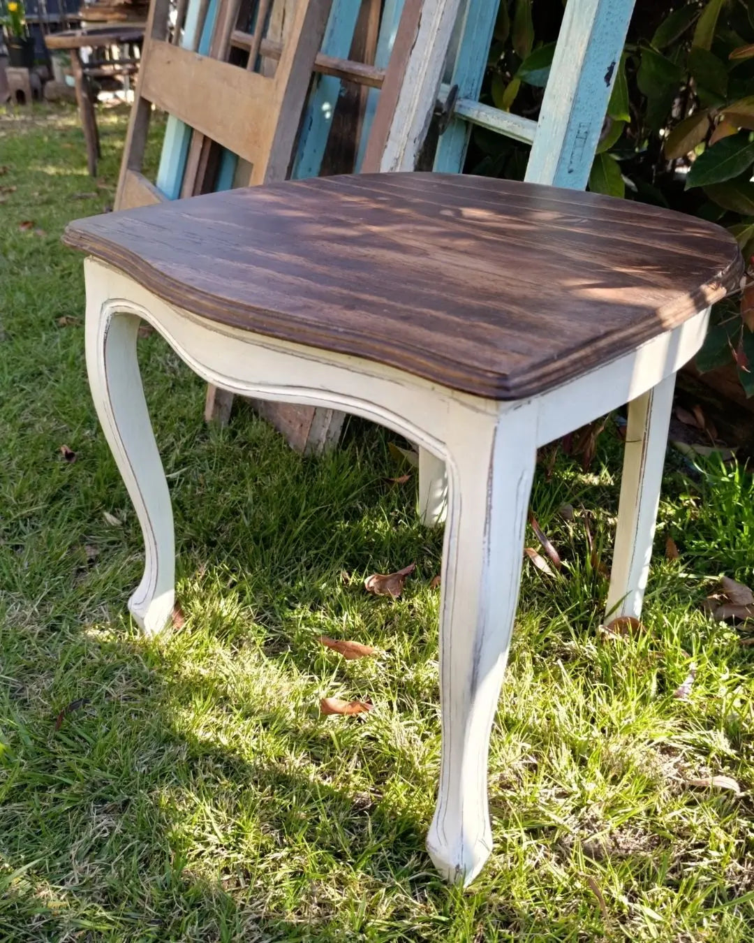 Detalle_mesita_vintage_madera