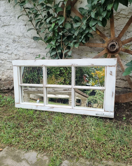 Espejo de antigua ventana de madera / Blanco