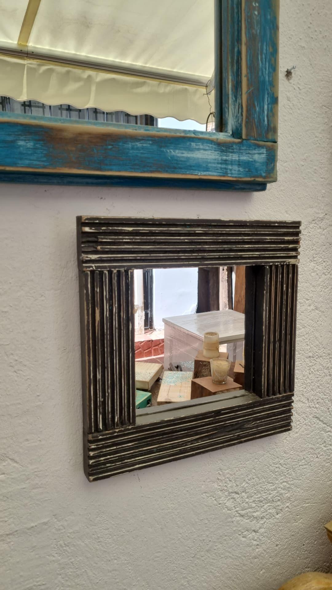 Espejos cuadrados negro y gris