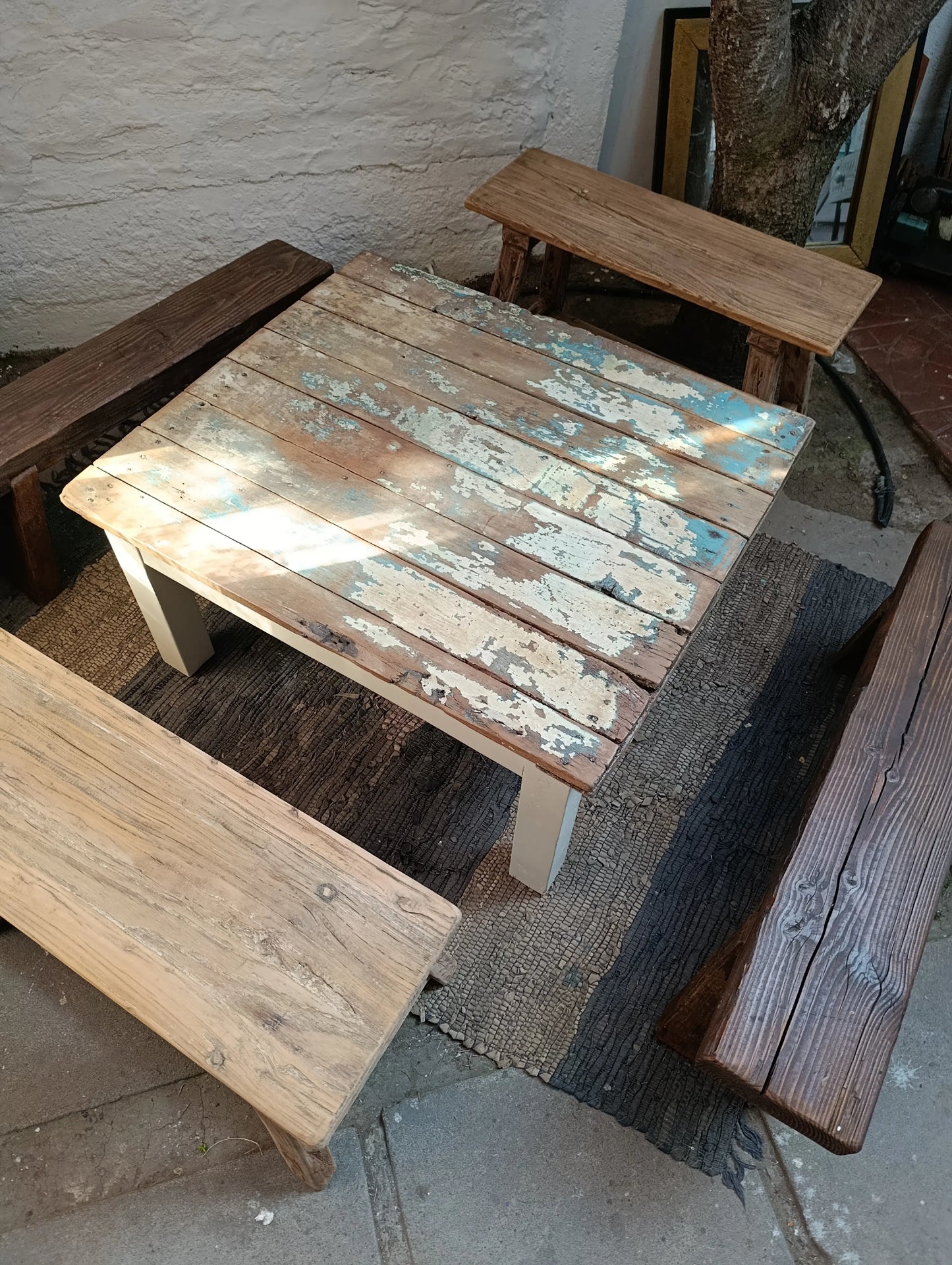 Mesa de Centro Cubierta puerta de demolición lado celeste