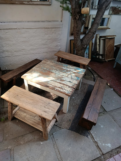 Mesa de Centro Cubierta puerta de demolición lado celeste