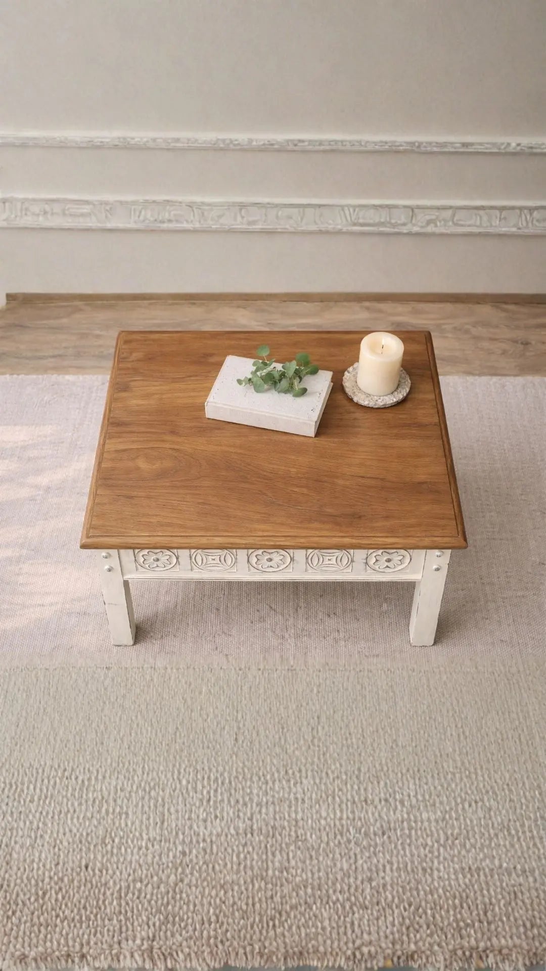 Mesa Lateral con Tallados