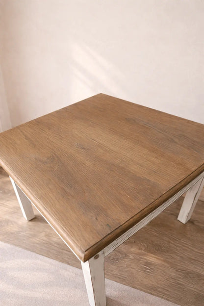 Mesa Lateral con Tallados