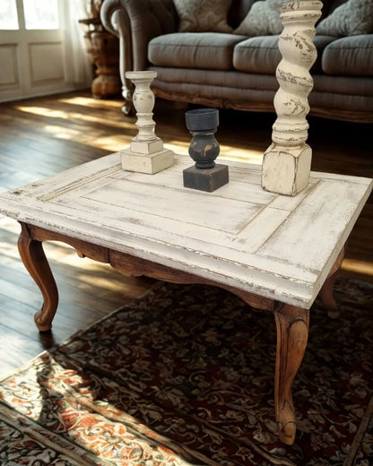 Mesa Vintage Única - Hecha a Mano con Materiales Reutilizados