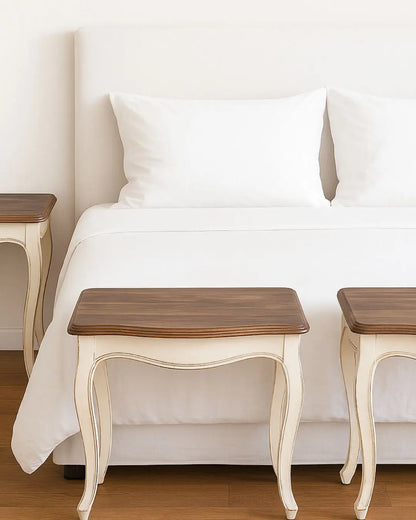 Mesita_vintage_en_dormitorio
