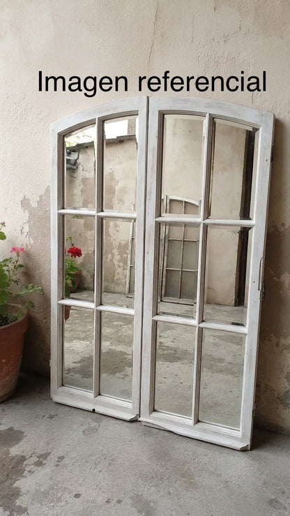 Par de Ventanas Antiguas Arqueadas en Madera – 1.60 x 1.30 m | Natural o Espejo a Pedido