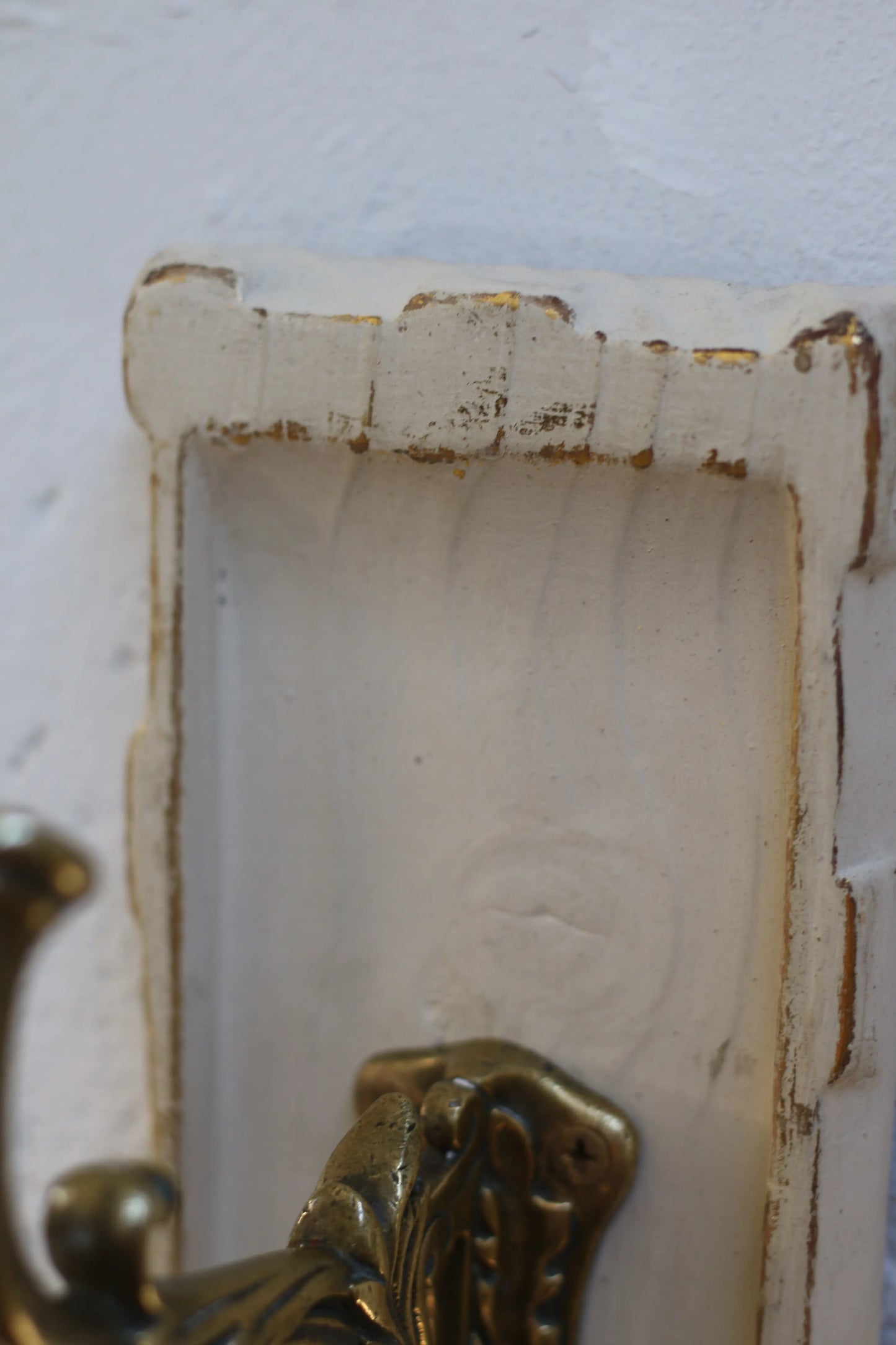 Percha  de Bronce y Madera Recuperada