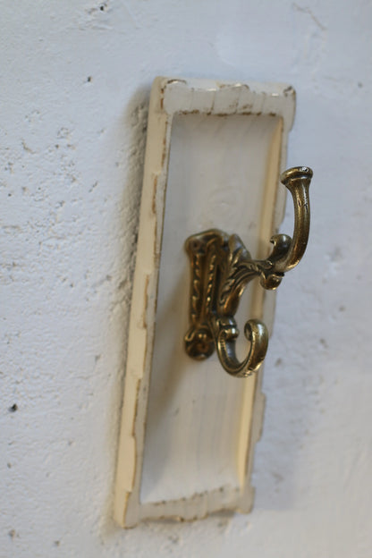 Percha  de Bronce y Madera Recuperada