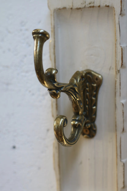 Percha  de Bronce y Madera Recuperada