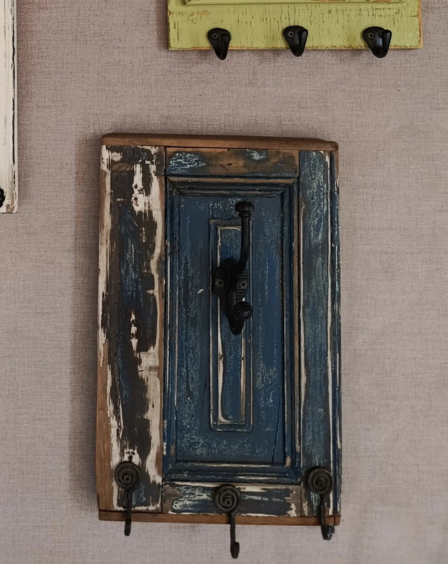 Perchero de Pared Vintage - Postigo Reciclado