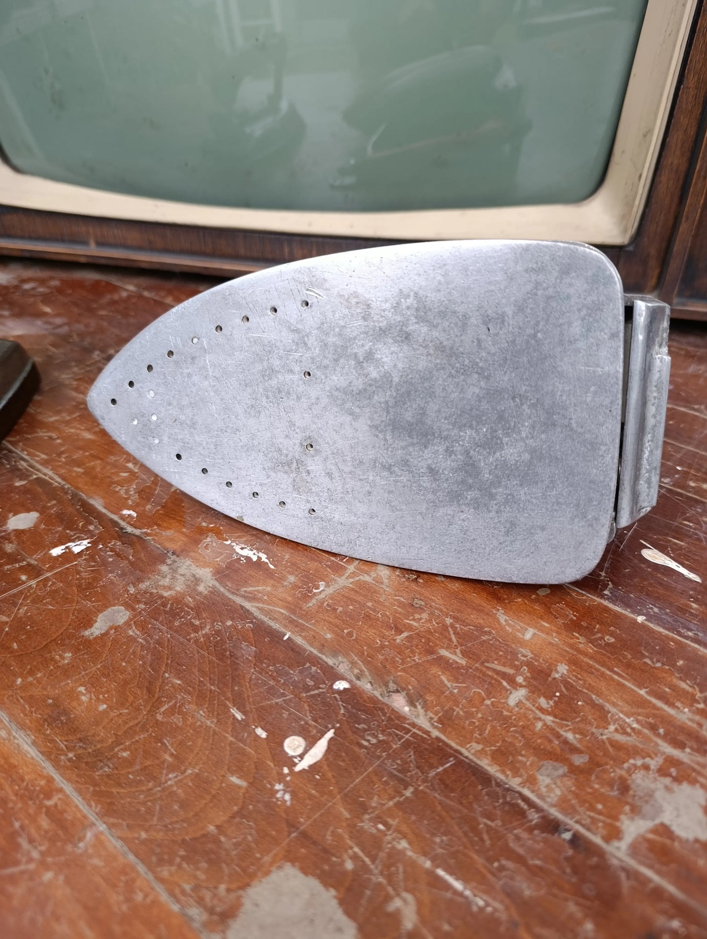 Plancha de Sastre Industrial Minimax – Hierro Fundido c.1950