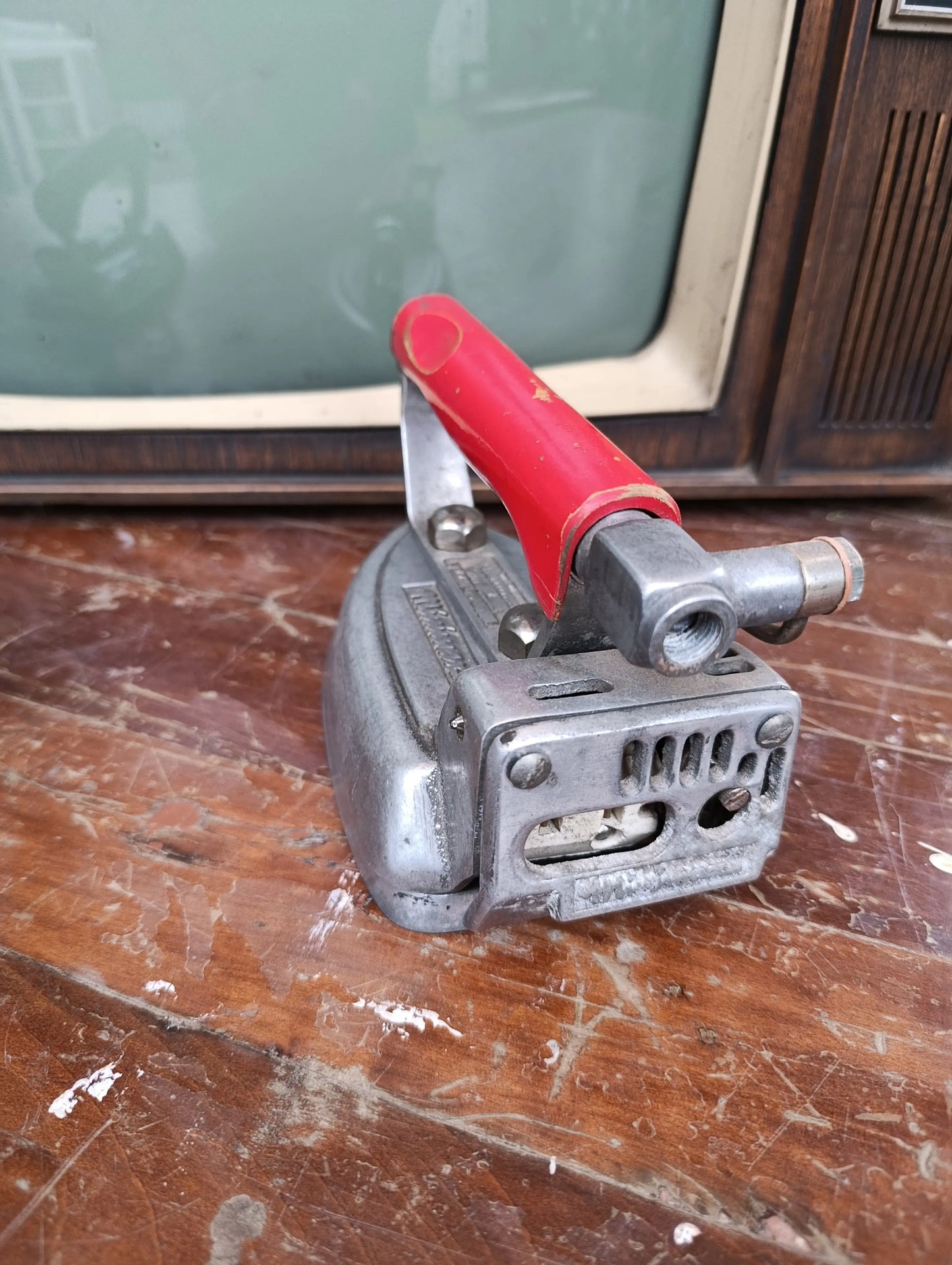 Plancha de Sastre Industrial Minimax – Hierro Fundido c.1950