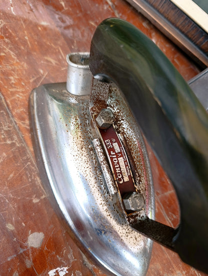 Plancha Vintage Convair Alemana – Mango Baquelita Verde
