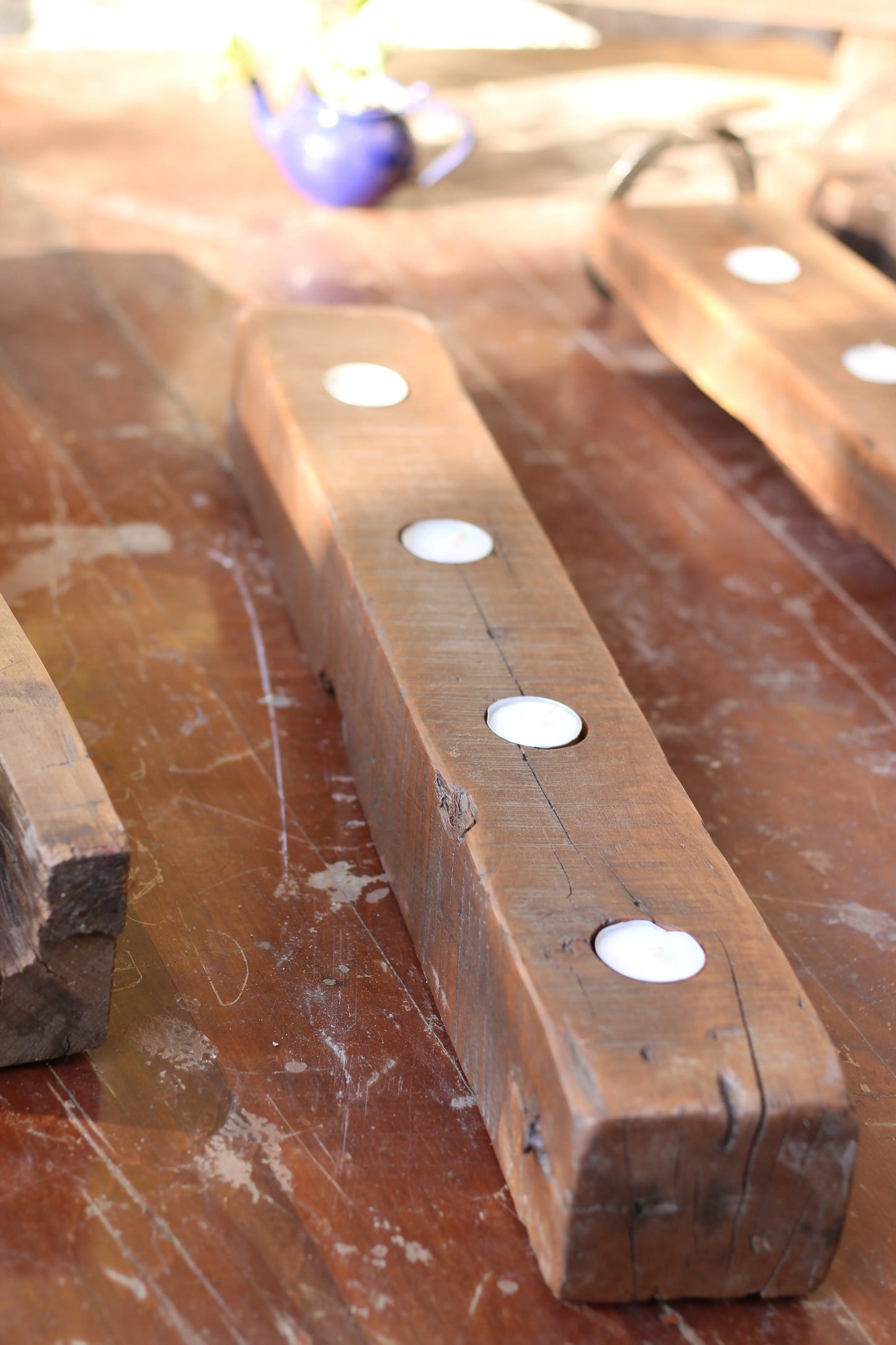 Portavelas Rústico de Madera de Demolición