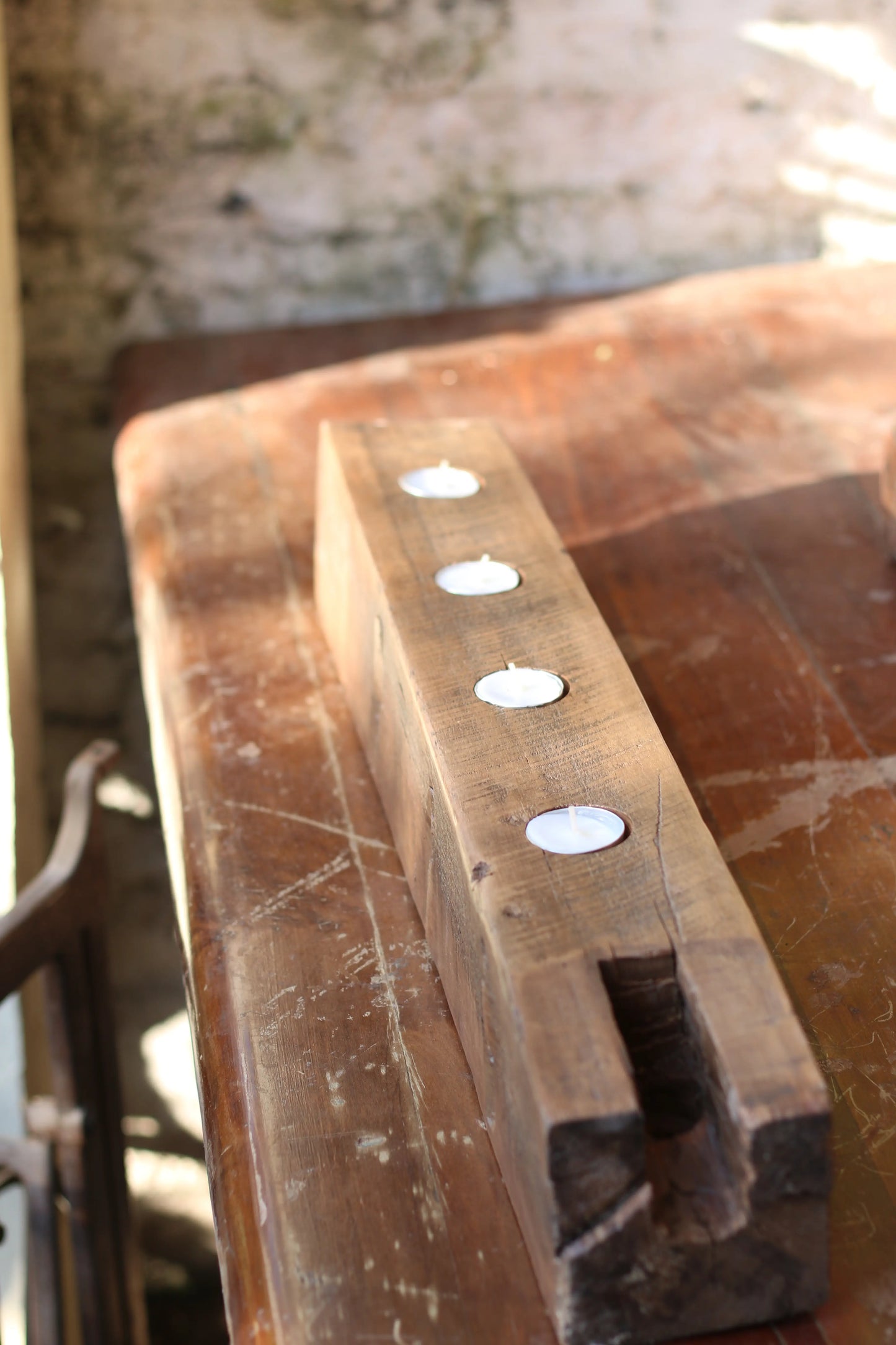 Portavelas Rústico de Madera de Demolición