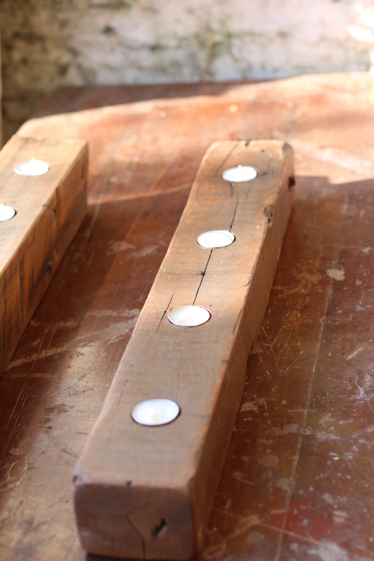 Portavelas Rústico de Madera de Demolición