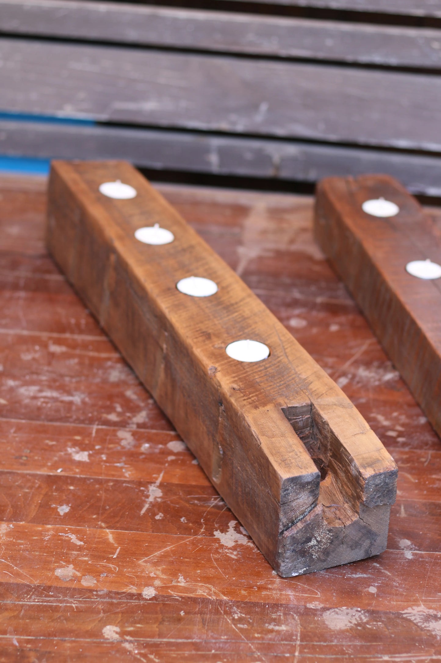 Portavelas Rústico de Madera de Demolición