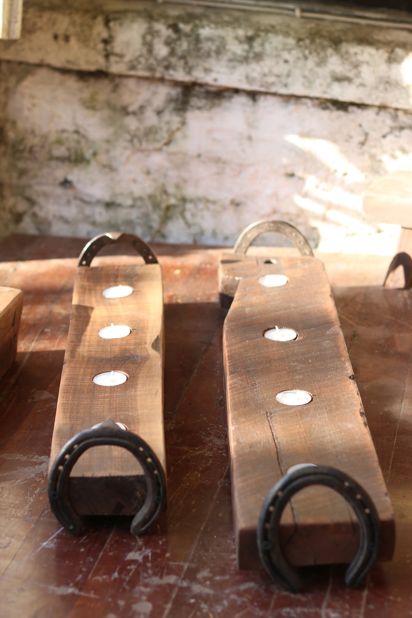 Portavelas Rústico de Madera de Demolición