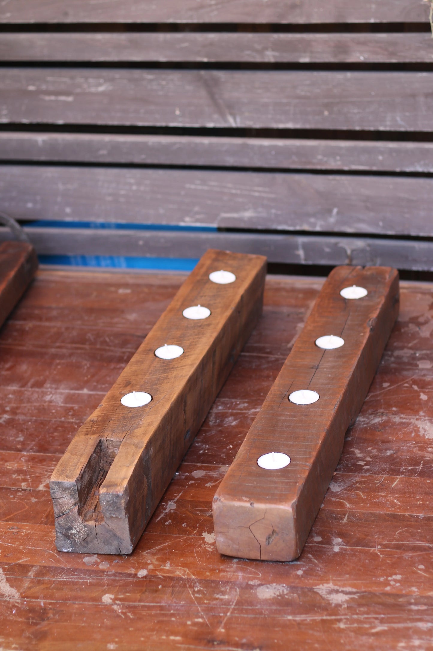 Portavelas Rústico de Madera de Demolición