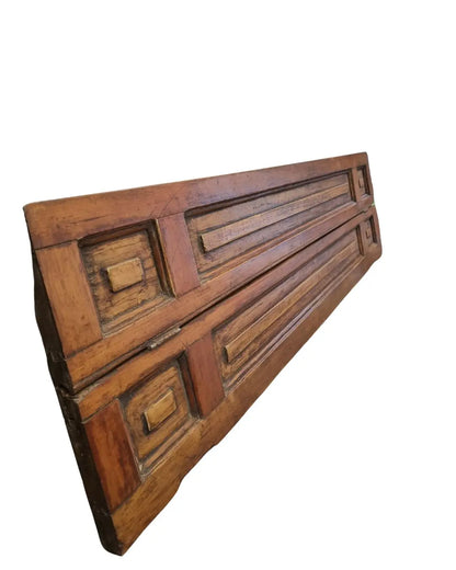 Postigo de madera natural