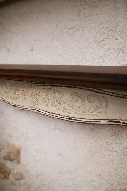 Repisa curva de madera con cubierta  de madera