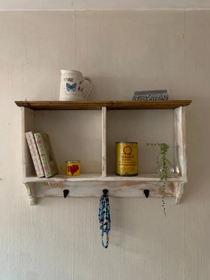 Repisa Vintage de Madera Reciclada con Ganchos