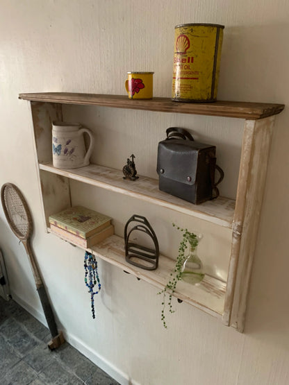 Repisa Vintage de Madera Reciclada con Ganchos