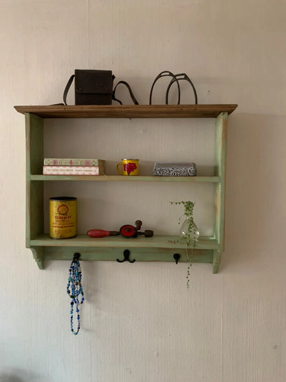 Repisa Vintage de Madera Reciclada con Ganchos