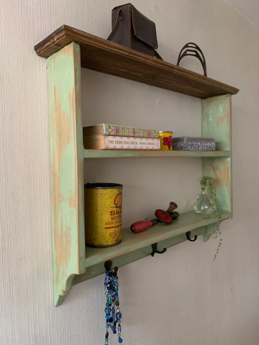 Repisa Vintage de Madera Reciclada con Ganchos