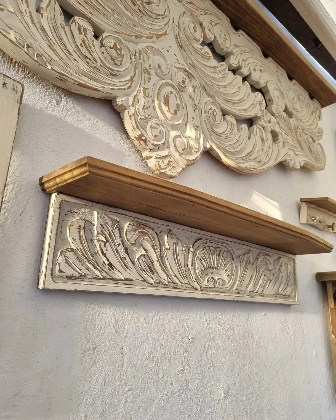 Repisa de Madera tallada – Elegancia y Sostenibilidad en Cada Detalle