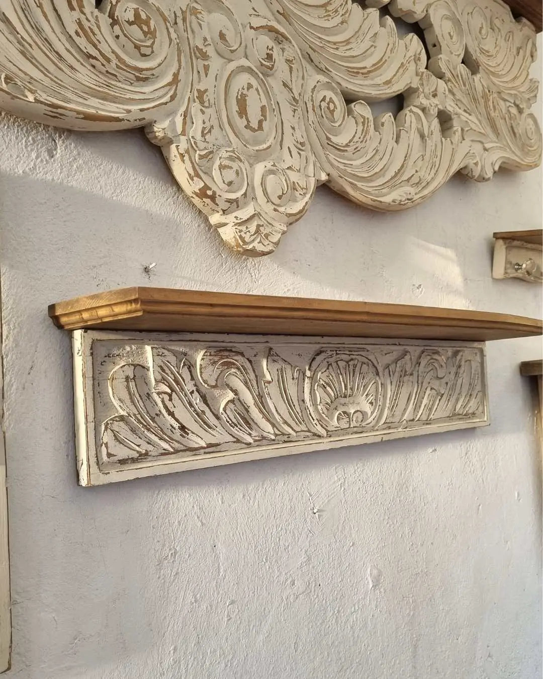 Repisa de Madera tallada – Elegancia y Sostenibilidad en Cada Detalle