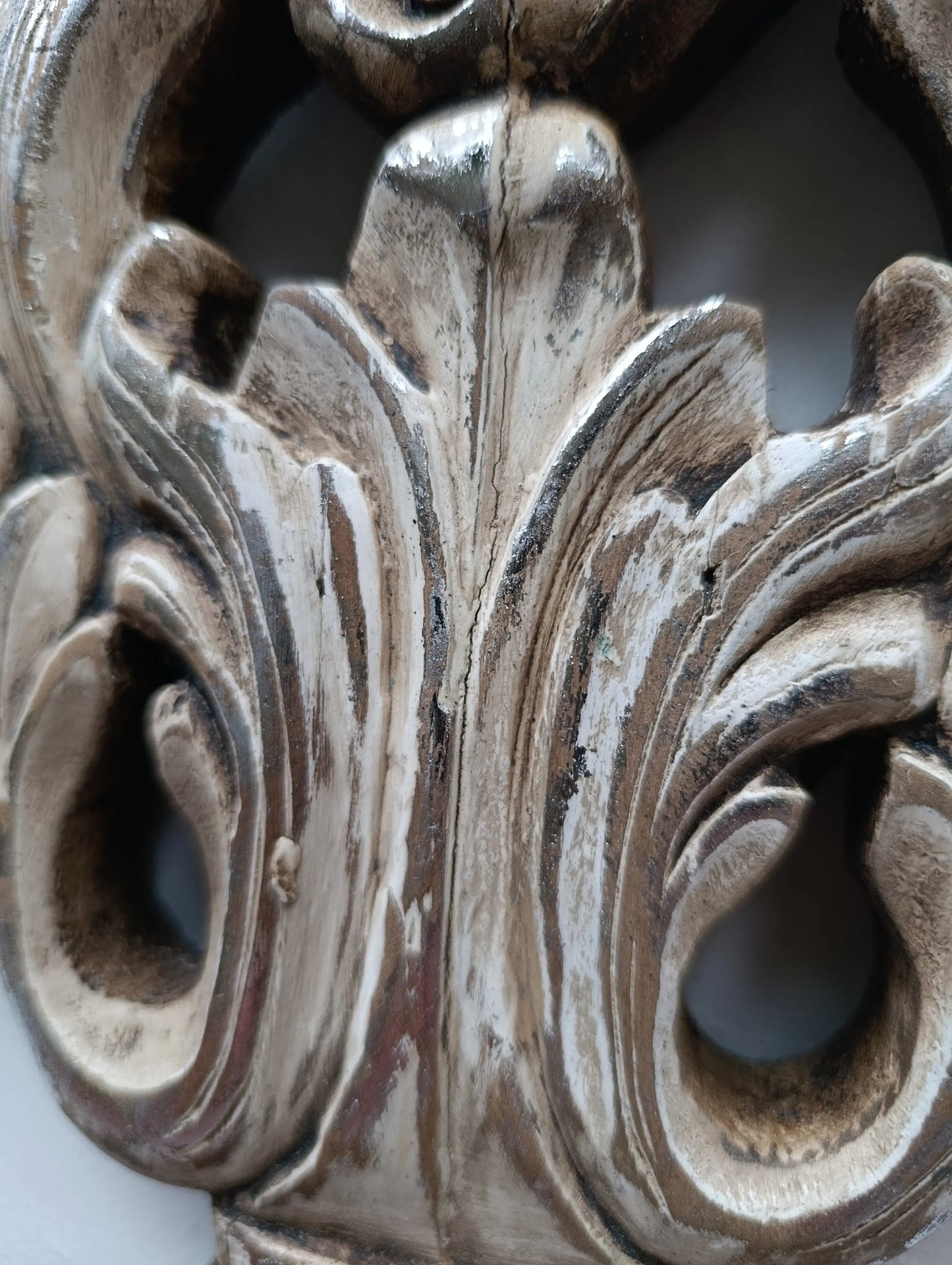 Tallado Decorativo de Madera - 40x24 cm