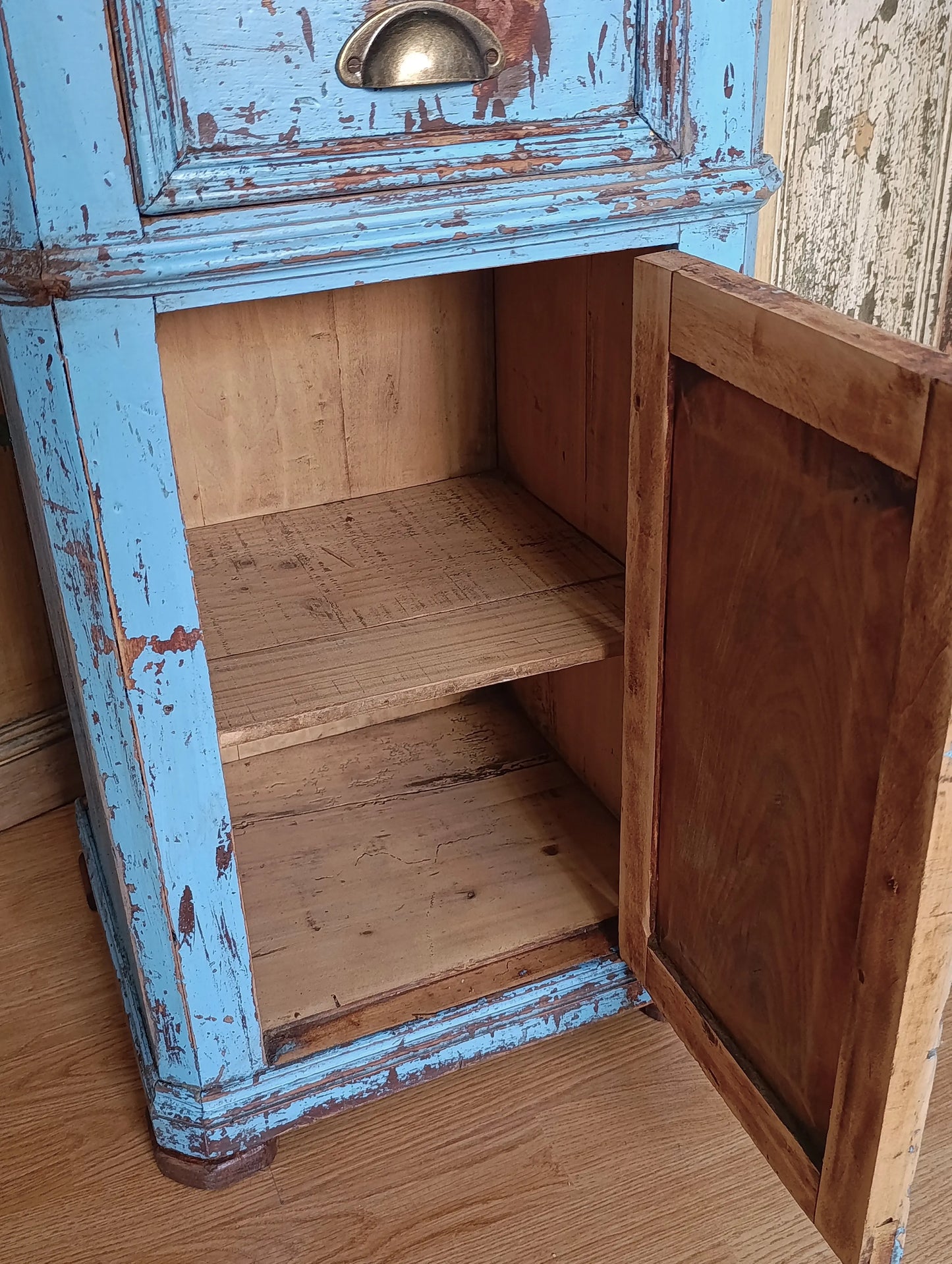 Mueble Lavamanos Vintage Celeste – Pieza única restaurada