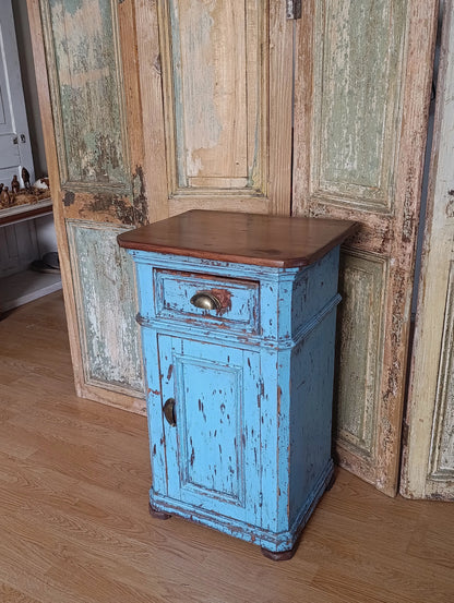 Mueble Lavamanos Vintage Celeste – Pieza única restaurada